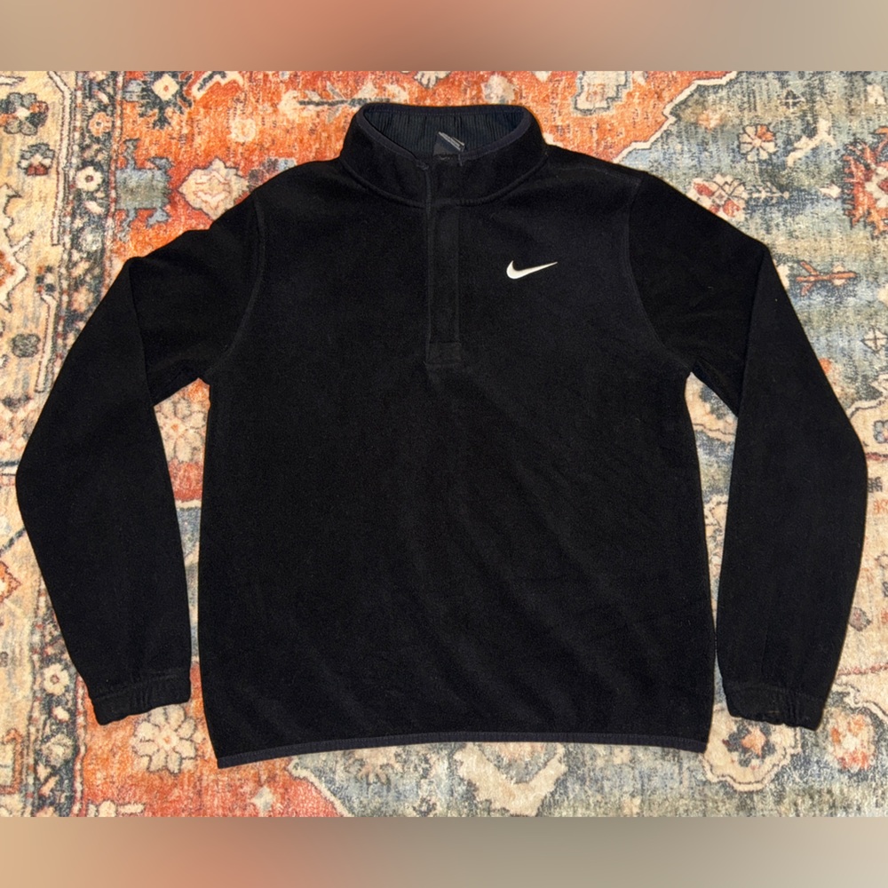 Half Zip Nike Fleece Long Sleeve - Size XL (fits like women’s medium) - Unisex